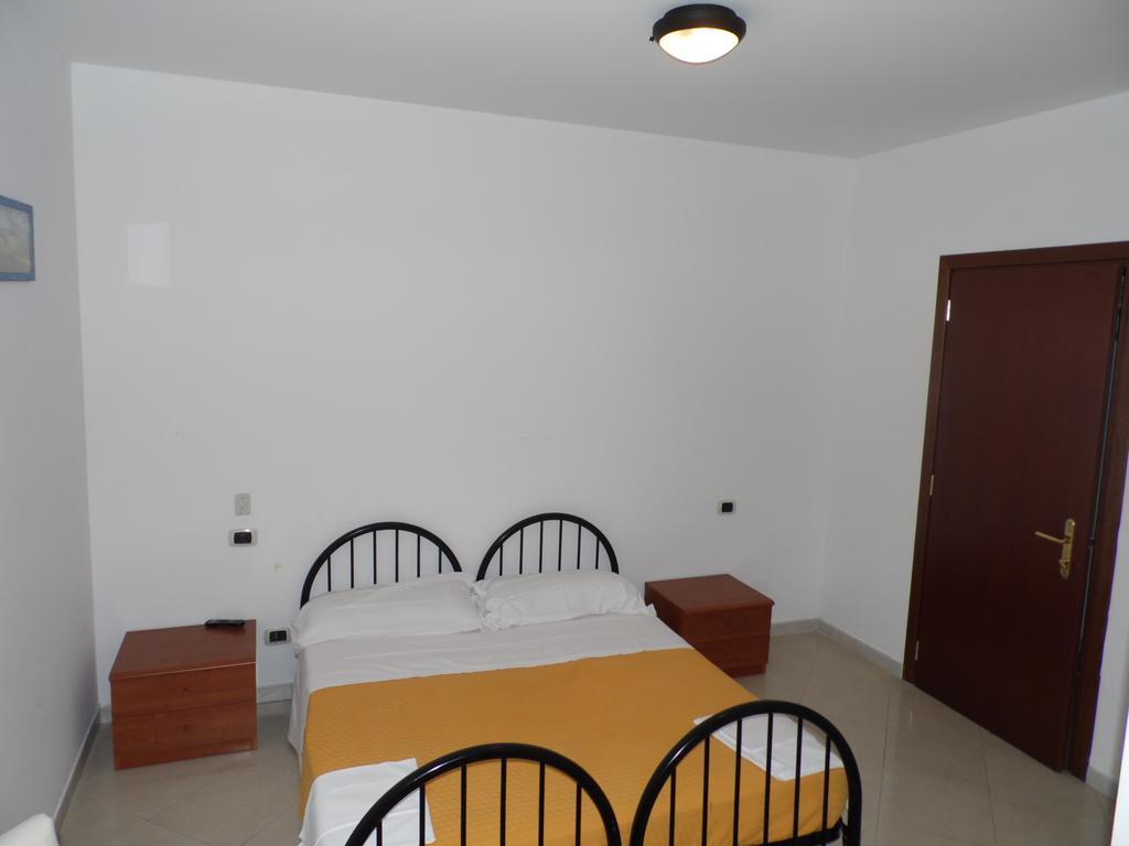 Ai Vecchi Tempi Hotell Frattocchie Rum bild