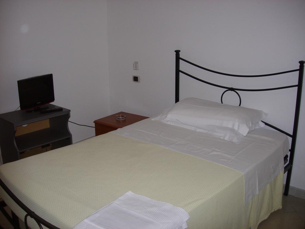 Ai Vecchi Tempi Hotell Frattocchie Rum bild