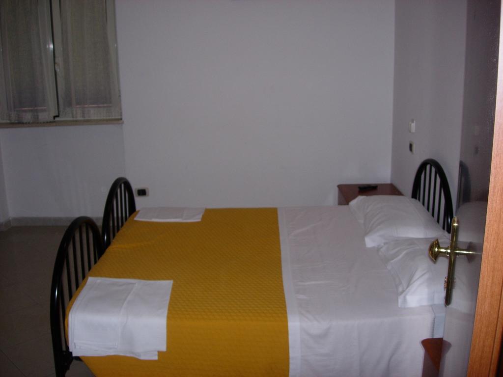 Ai Vecchi Tempi Hotell Frattocchie Rum bild